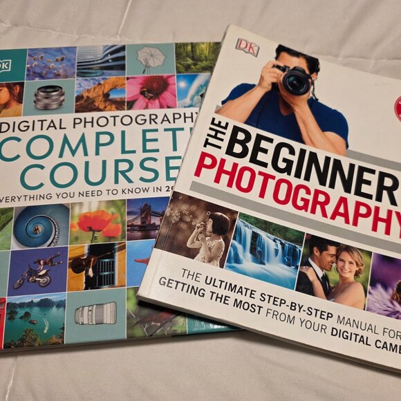 Nikon D5600 Black DSLR Camera w/ Lenses LOT - Picture 4 of 4